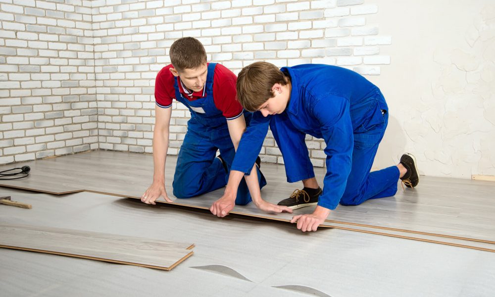 laminate floor covering 1000x600 Laminate Flooring