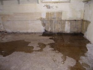leakage in the basement t20 K6dv90 620x465 1 300x225 Identifying the Telltale Symptoms of a Leaky Basement
